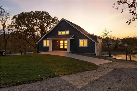 $899,000 | 622 Lake Viking Terrace, Gallatin, MO 64640