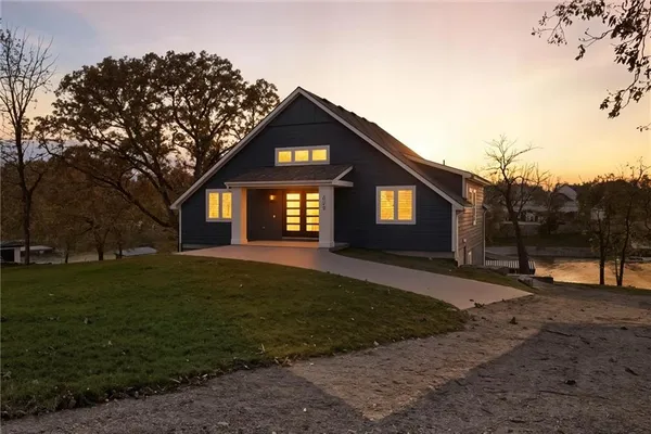 $899,000 | 622 Lake Viking Terrace, Gallatin, MO 64640