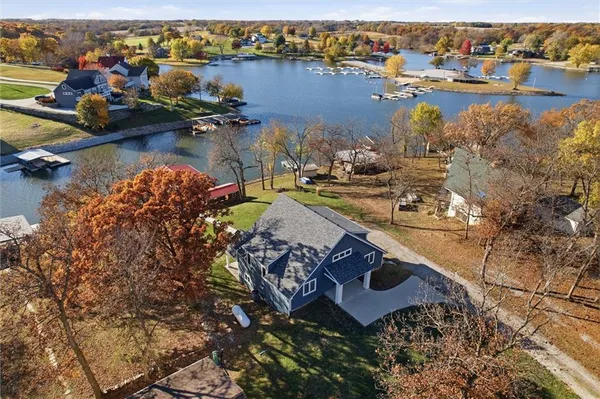 $899,000 | 622 Lake Viking Terrace, Gallatin, MO 64640