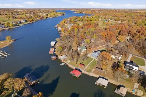 $899,000 | 622 Lake Viking Terrace, Gallatin, MO 64640