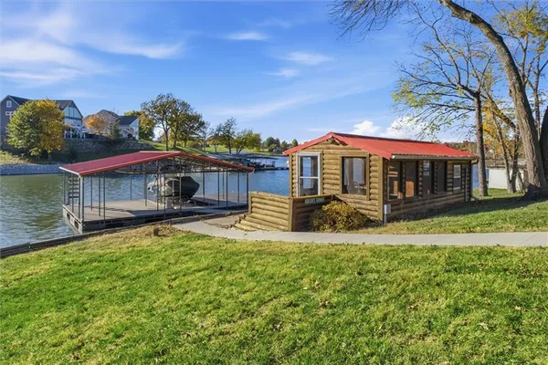$899,000 | 622 Lake Viking Terrace, Gallatin, MO 64640