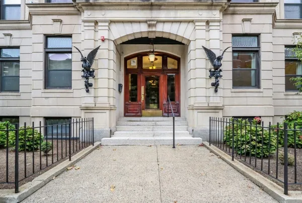 $3,300 | 25 Peterborough Street, Unit 19, Boston, MA 02215