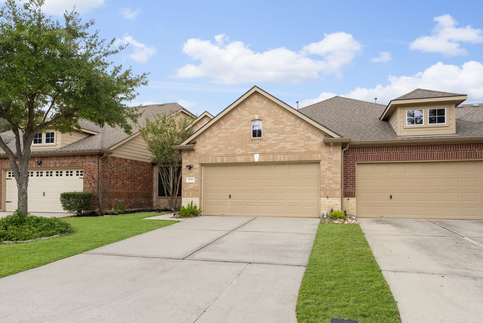 a front view of house with yard