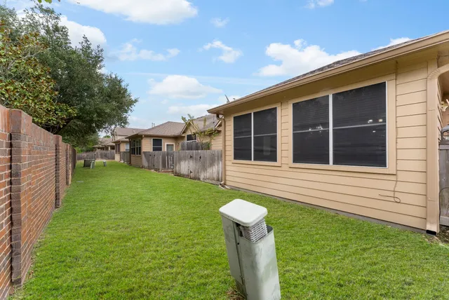 $2,200 | 9622 Old Timber Lane, Spring, TX 77379