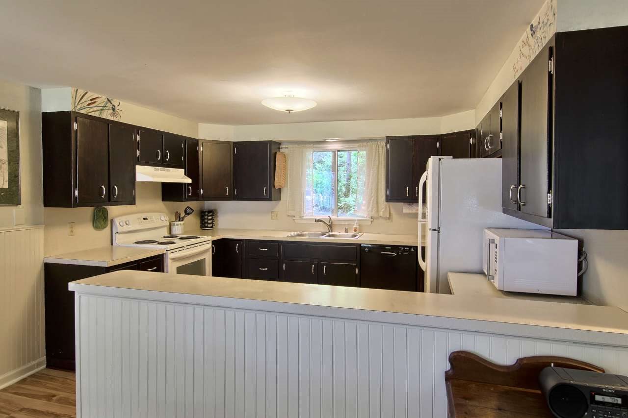 8210 South Lakeview Road Traverse City, MI 49684 - Photo 46 of 55 1817773-45.JPG
