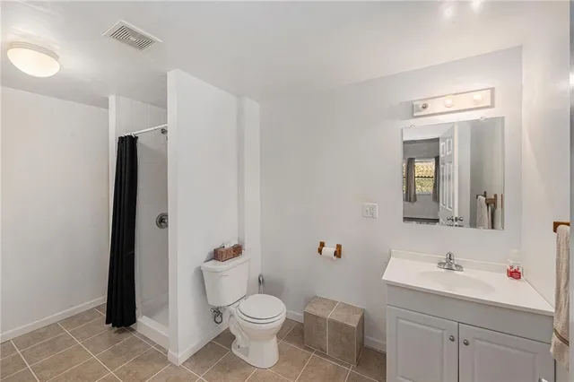 $569,000 | 5491 Southwest County Line Road, Trimble, MO 64492