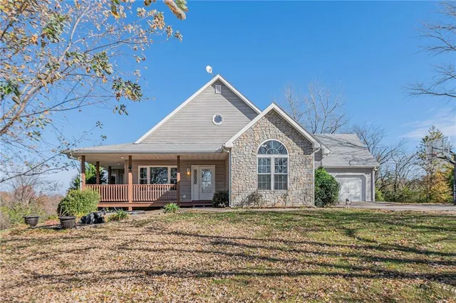 $569,000 | 5491 Southwest County Line Road, Trimble, MO 64492