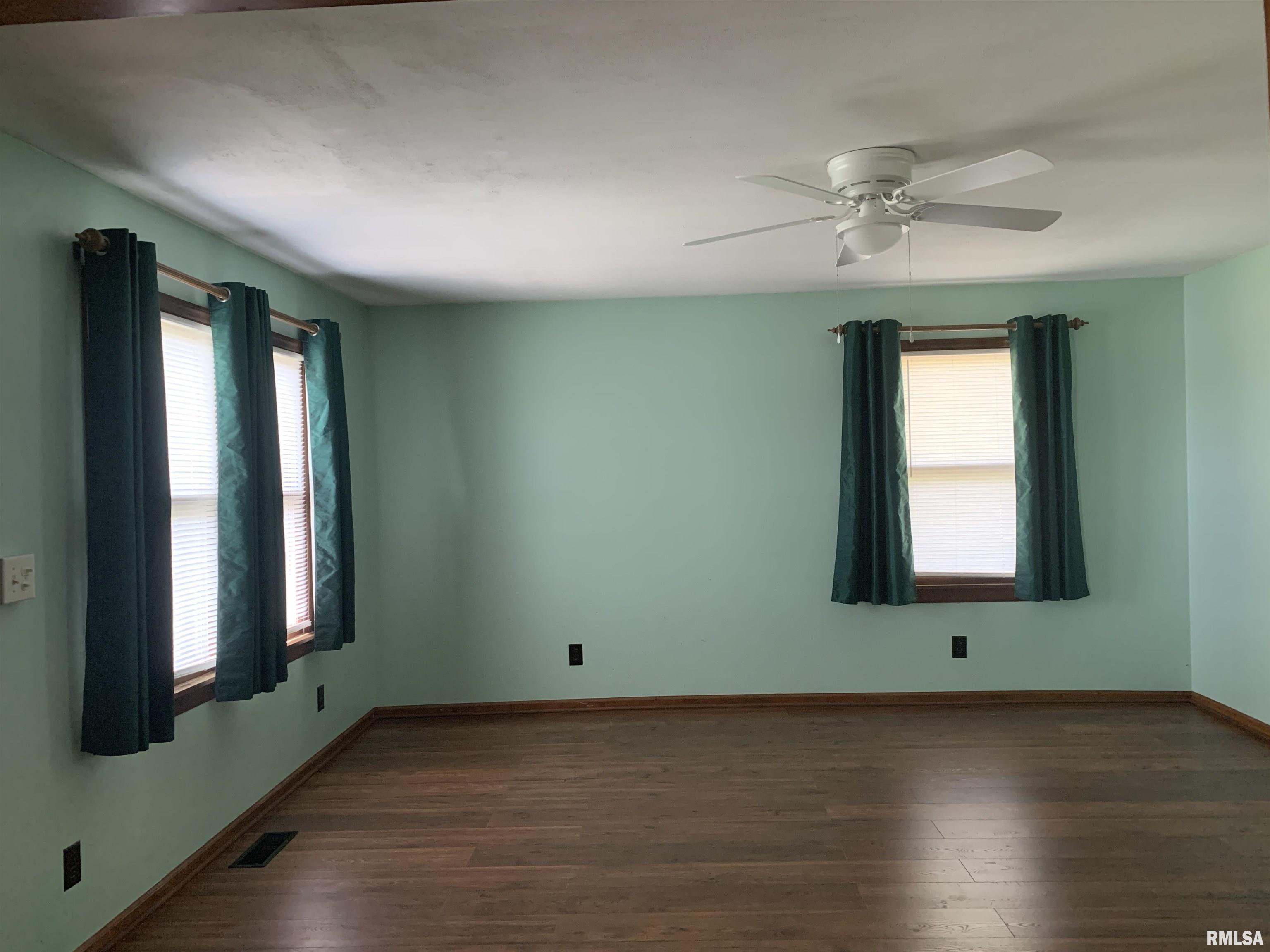 1940 Arcadia Road Jacksonville, IL 62650 - Photo 14 of 46 Gallery Image 14