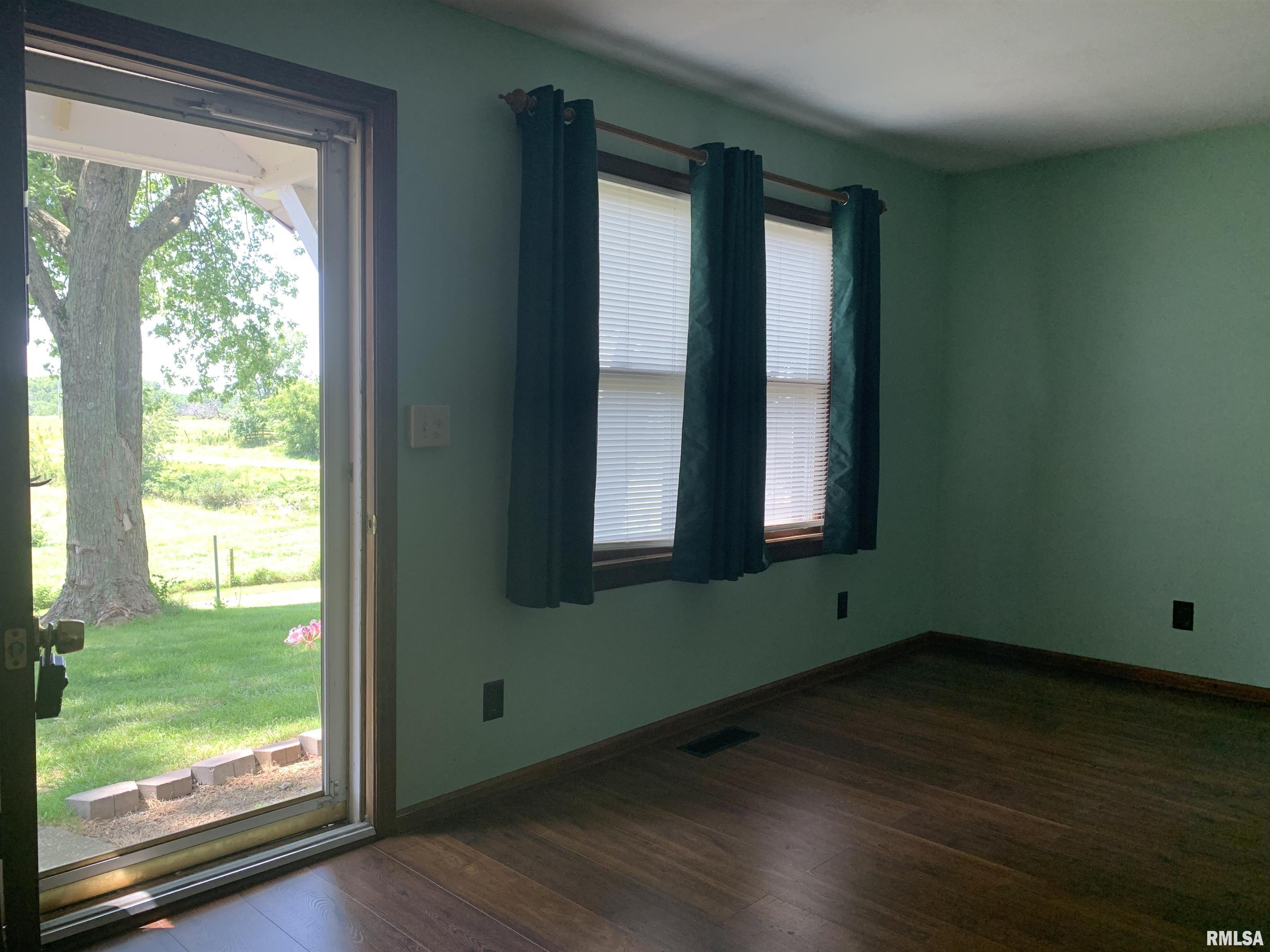 1940 Arcadia Road Jacksonville, IL 62650 - Photo 16 of 46 Gallery Image 16
