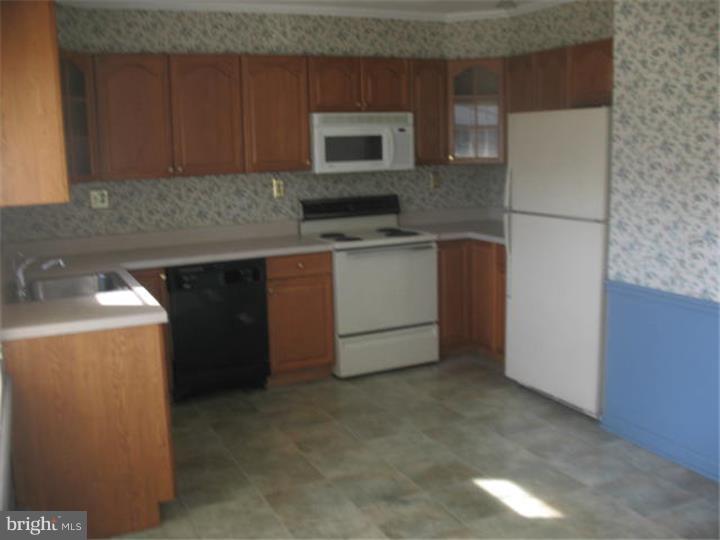 65 Gable Hill Road Levittown, PA 19057 - Photo 4 of 13 Gallery Image 4