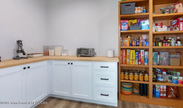 $749,900 | 162 Honeybee Lane, Afton, WY 83110