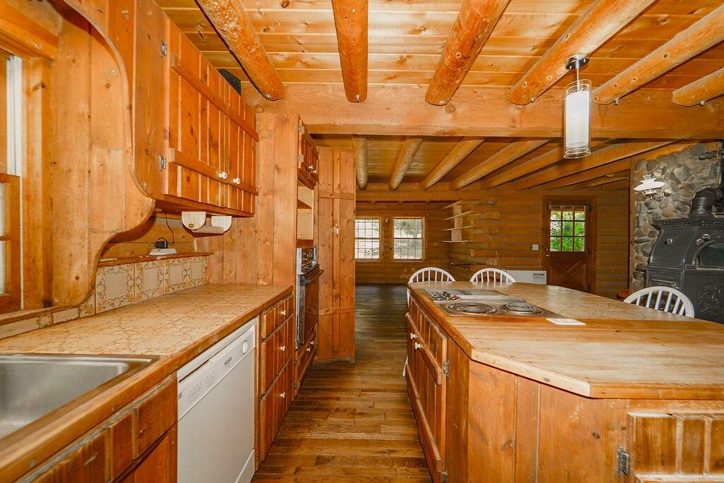 691 Lost Bridge Road Lewiston, CA 96052 - Photo 14 of 52 kitchen