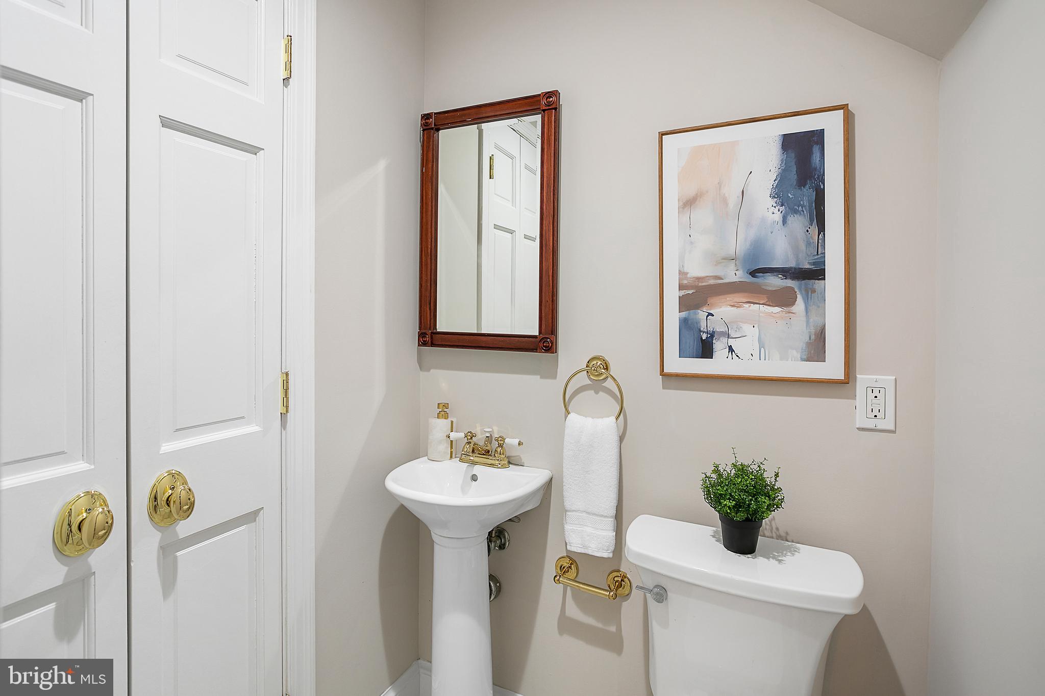 304 C Street Northeast Washington, DC 20002 - Photo 19 of 49