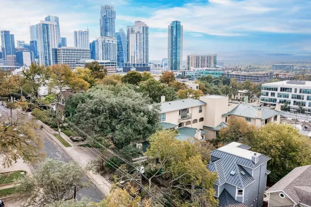 a picture of city view