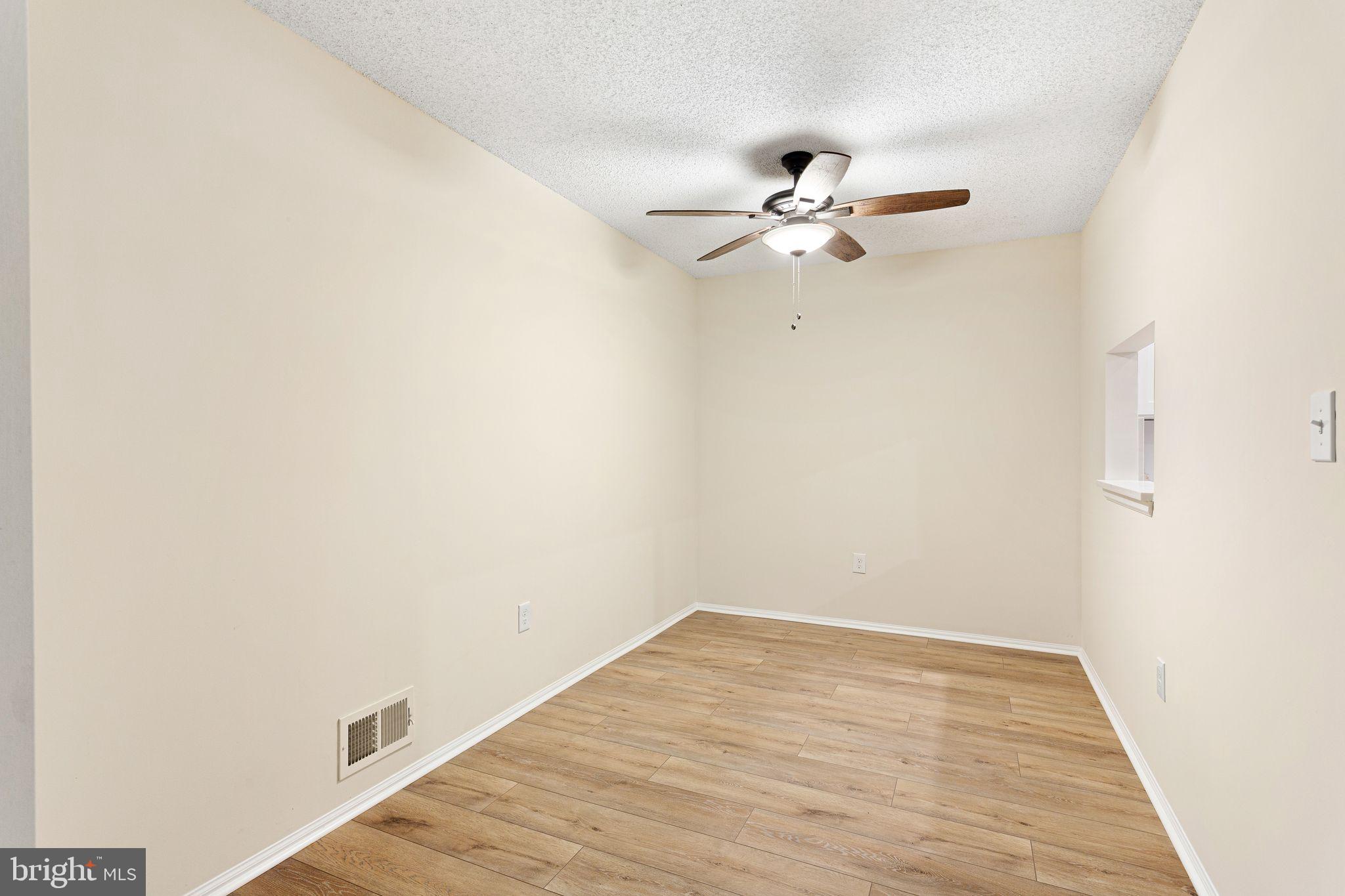 77 Cheverny Court Hamilton, NJ 08619 - Photo 8 of 30
