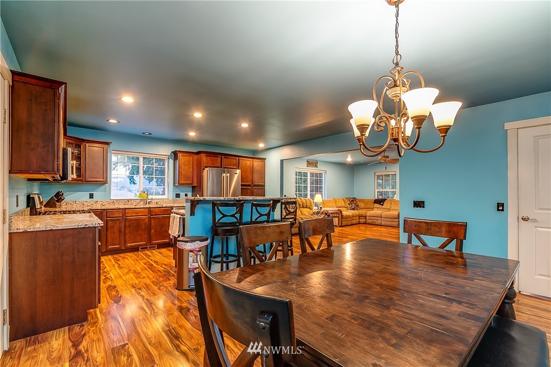 17841 Old Lake Samish Road Bellingham, WA 98229 - Photo 11 of 40 Gallery Image 11