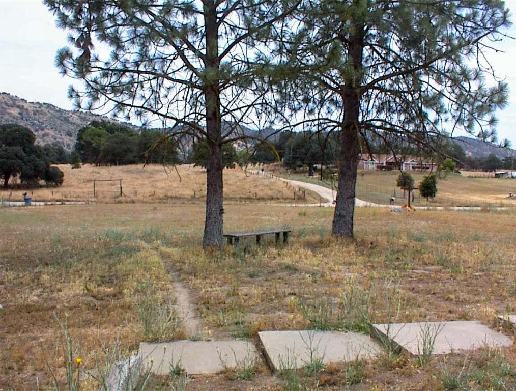 32351 Indian Guide Road Squaw Valley, CA 93675 - Photo 31 of 35