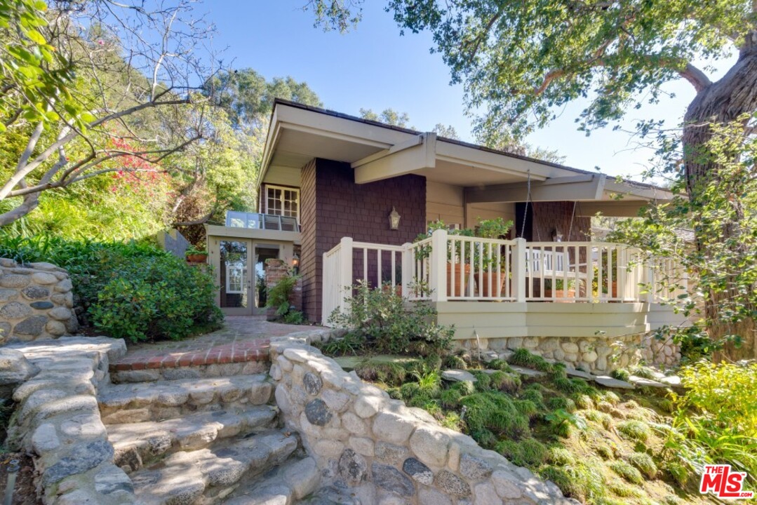 650 Haldeman Road Santa Monica, CA 90402 - Photo 3 of 54