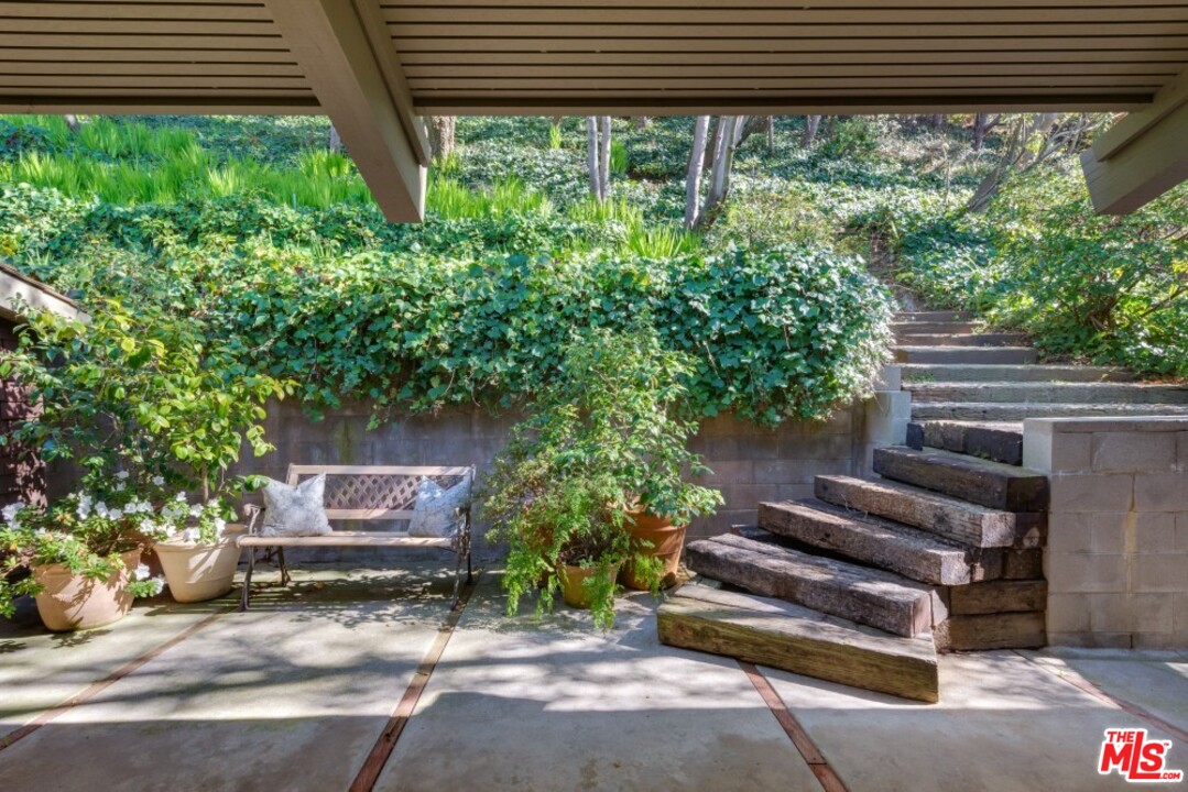 650 Haldeman Road Santa Monica, CA 90402 - Photo 50 of 54