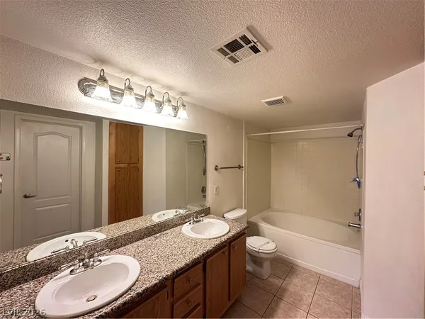 $1,100 | 5055 West Hacienda Avenue, Unit 2203, Las Vegas, NV 89118