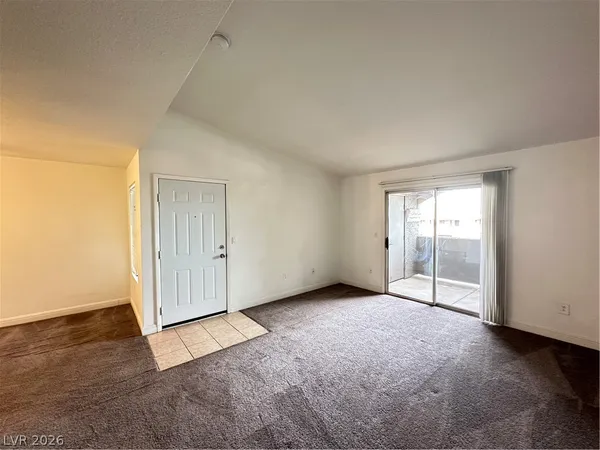 $1,100 | 5055 West Hacienda Avenue, Unit 2203, Las Vegas, NV 89118