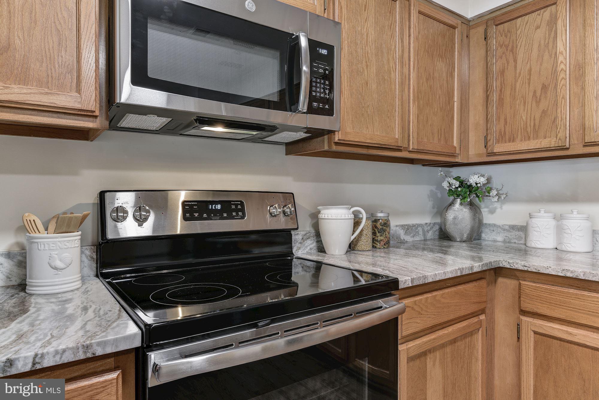 13007 Conductor Way, Unit 4 Silver Spring, MD 20904 - Photo 19 of 42 Gleaming New Granite Countertops!