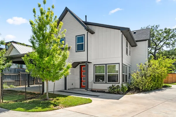 $3,300 | 232 Lessin Lane, Unit B, Austin, TX 78704