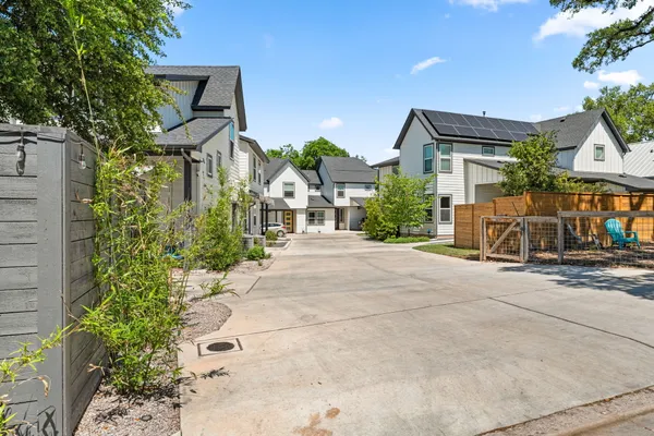 $3,300 | 232 Lessin Lane, Unit B, Austin, TX 78704