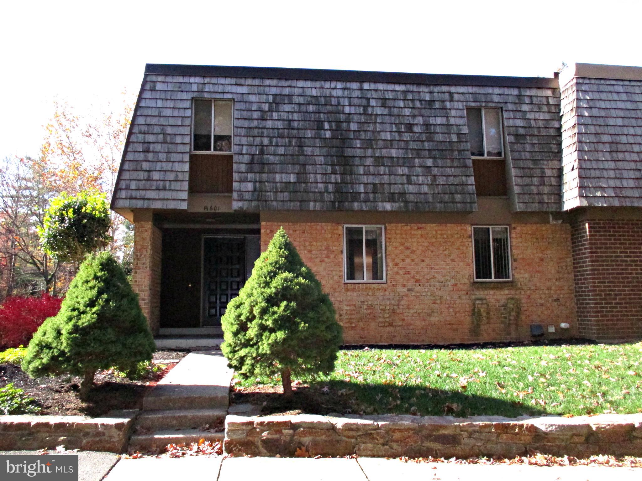 19601 Sparr Spring Road Gaithersburg, MD 20886 - Photo 2 of 23