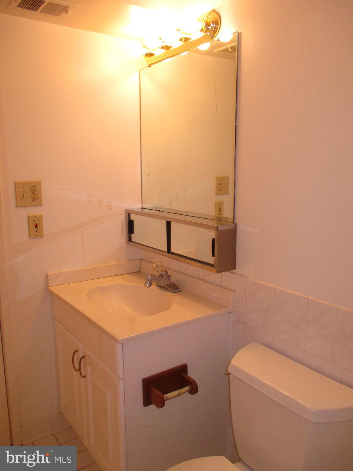 19601 Sparr Spring Road Gaithersburg, MD 20886 - Photo 21 of 23