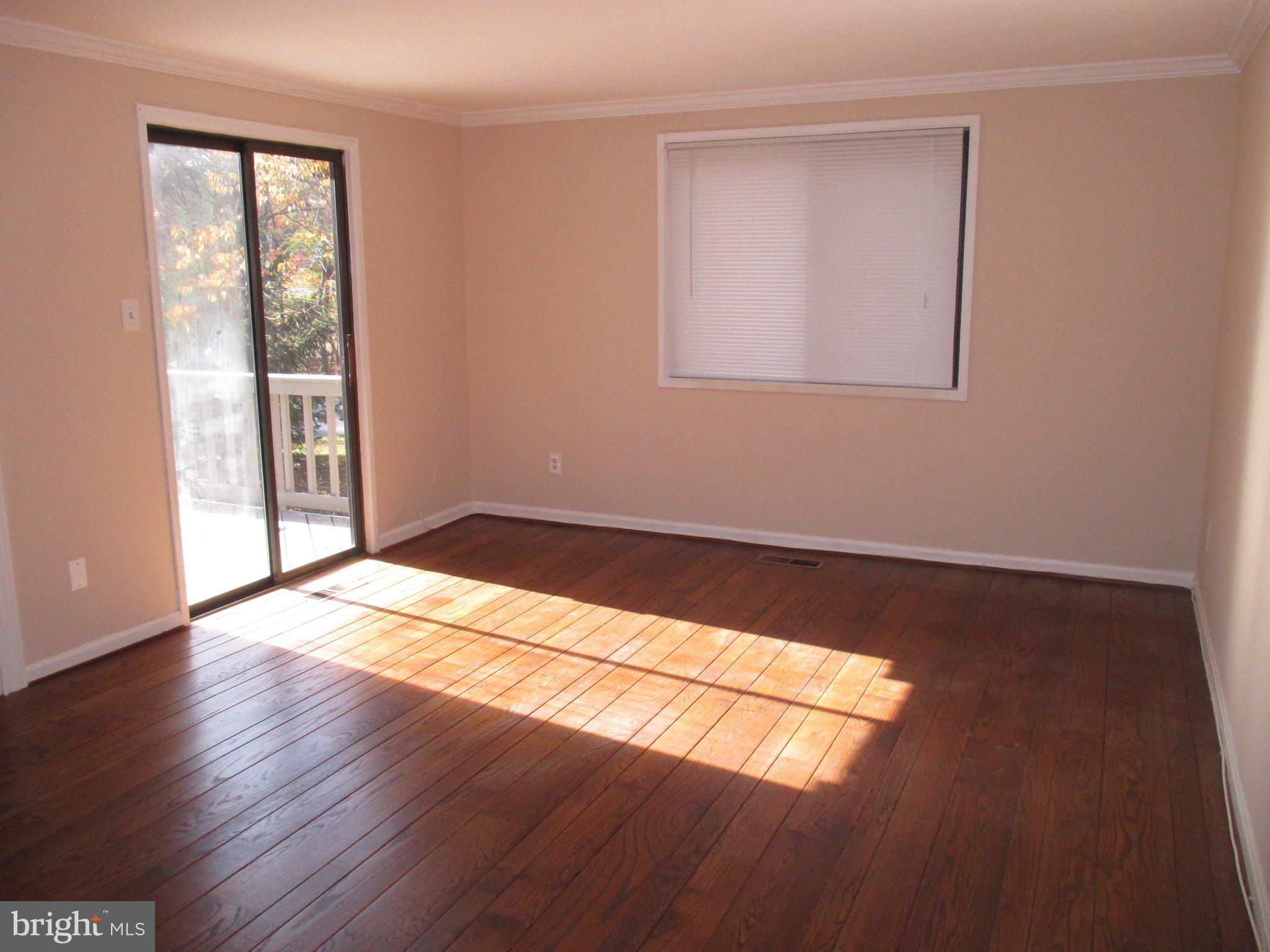 19601 Sparr Spring Road Gaithersburg, MD 20886 - Photo 5 of 23