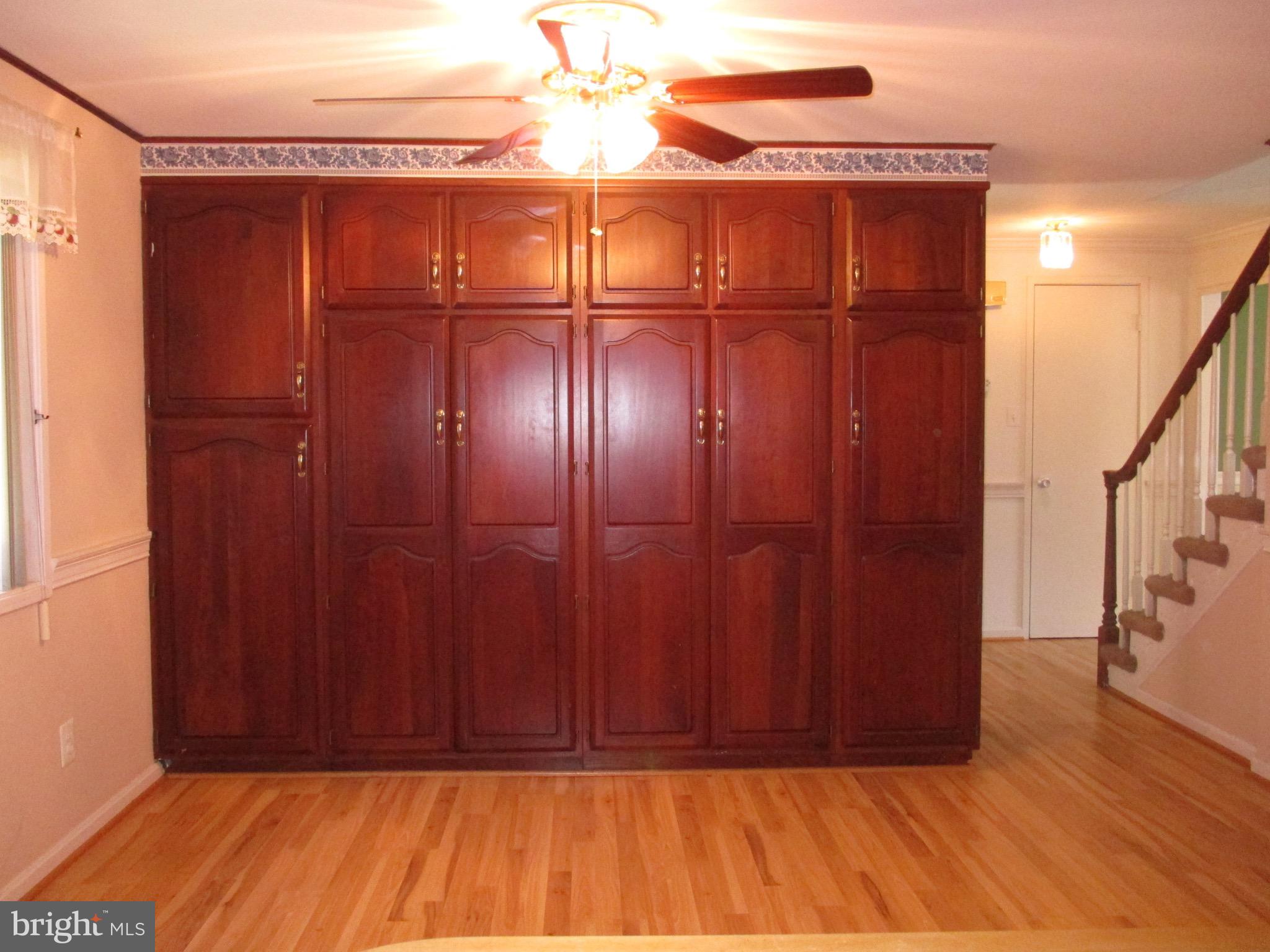 19601 Sparr Spring Road Gaithersburg, MD 20886 - Photo 9 of 23