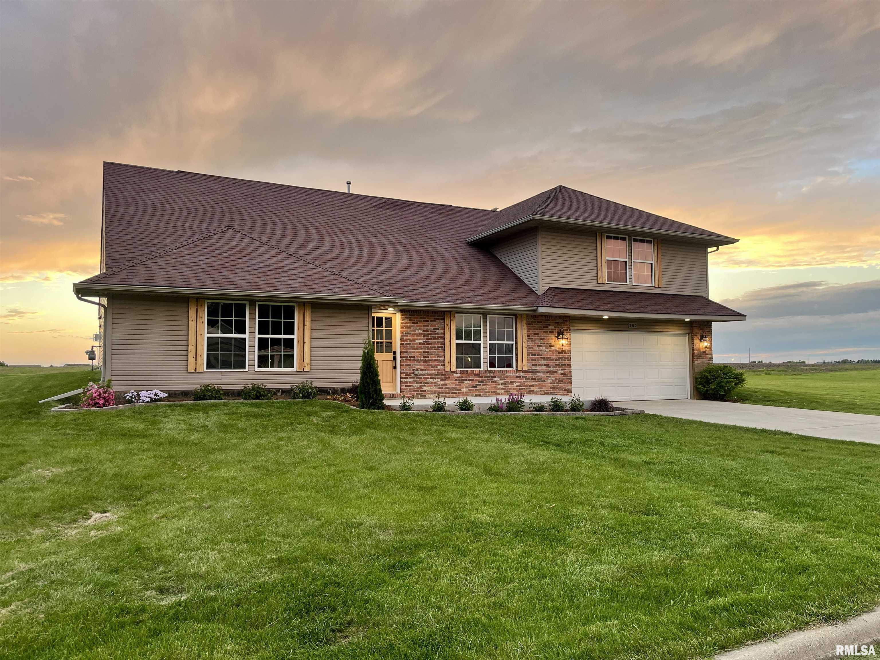 202 Stallion Way Goodfield, IL 61742 - Photo 2 of 99