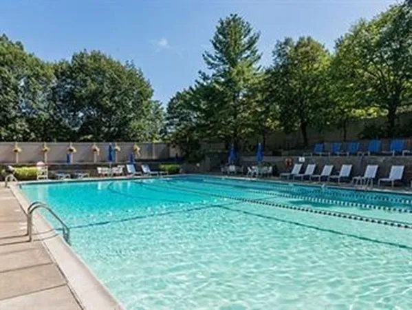 $3,200 | 33 Pond Avenue, Unit 213, Brookline, MA 02445