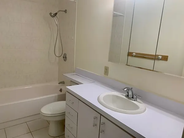$3,200 | 33 Pond Avenue, Unit 213, Brookline, MA 02445
