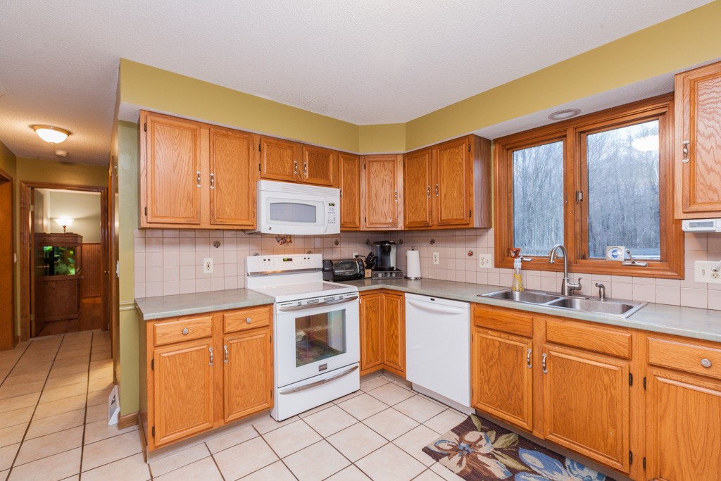 93 Hillside Road Southwick, MA 01077 - Photo 12 of 24 Gallery Image 12
