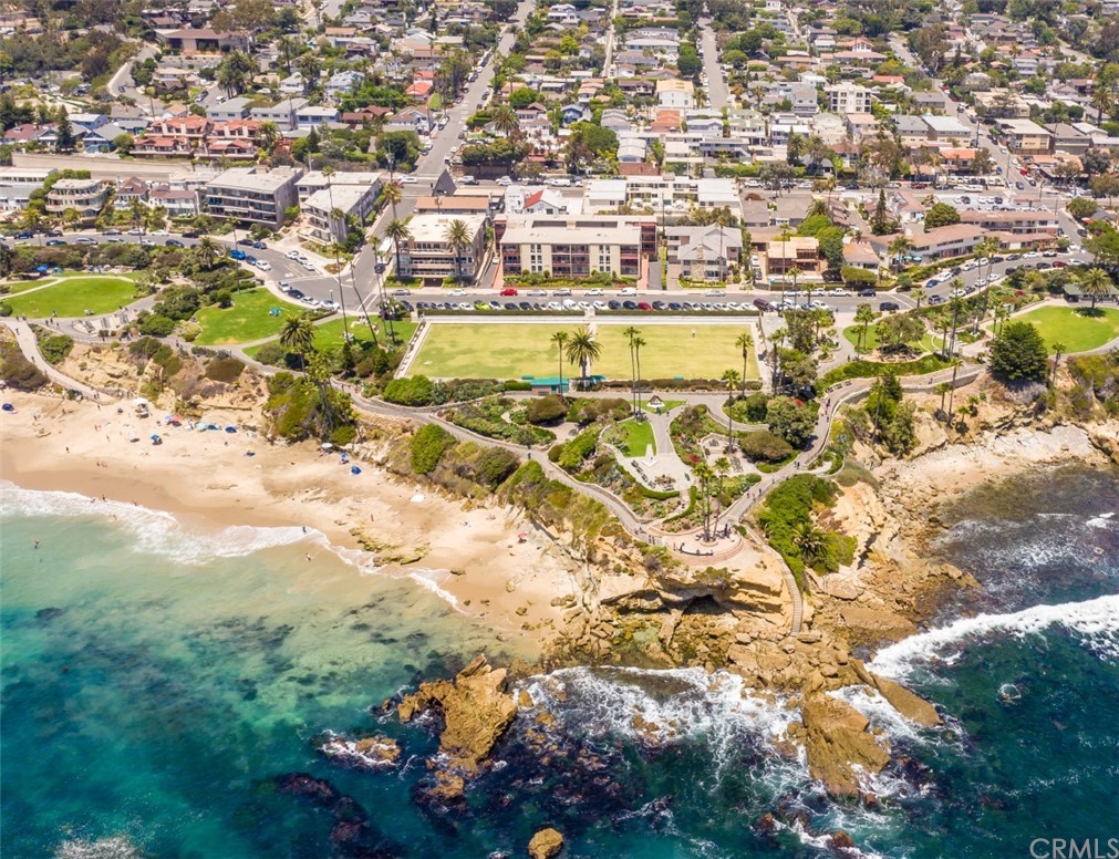 319 Cypress Drive, Unit B Laguna Beach, CA 92651 - Photo 25 of 39 a view of a city