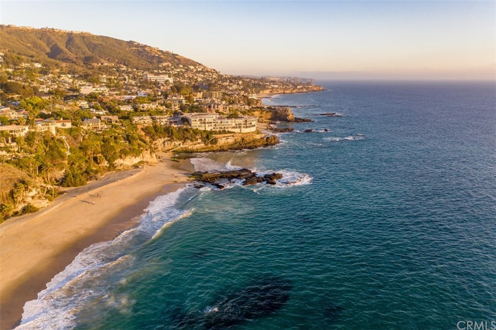 319 Cypress Drive, Unit B Laguna Beach, CA 92651 - Photo 31 of 39 a view of a city