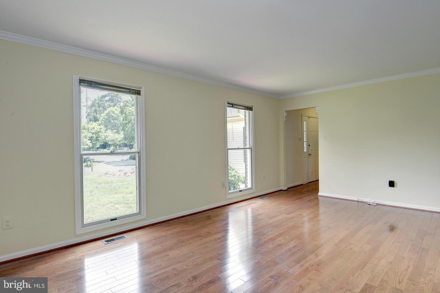 1852 Middlebridge Drive Silver Spring, MD 20906 - Photo 11 of 24 Living Room