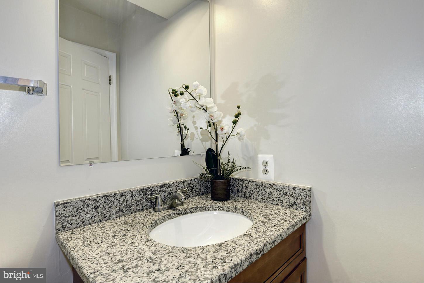 1852 Middlebridge Drive Silver Spring, MD 20906 - Photo 13 of 24 Bath