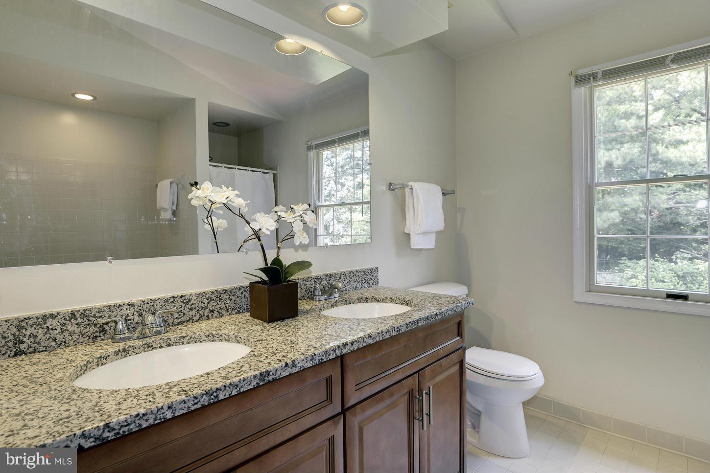 1852 Middlebridge Drive Silver Spring, MD 20906 - Photo 16 of 24 Bath (Master)