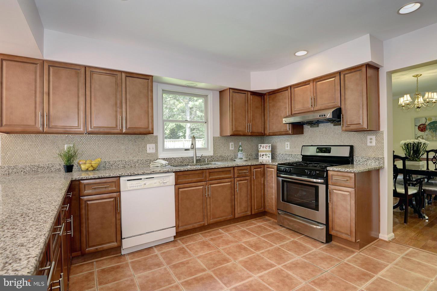 1852 Middlebridge Drive Silver Spring, MD 20906 - Photo 6 of 24 Kitchen