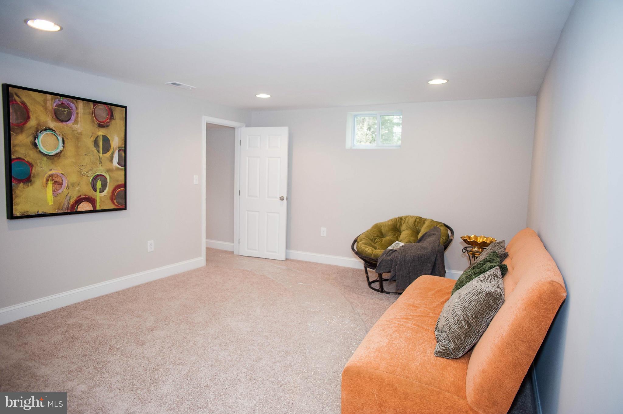 8705 Emge Road Baltimore, MD 21234 - Photo 25 of 30 Family Room