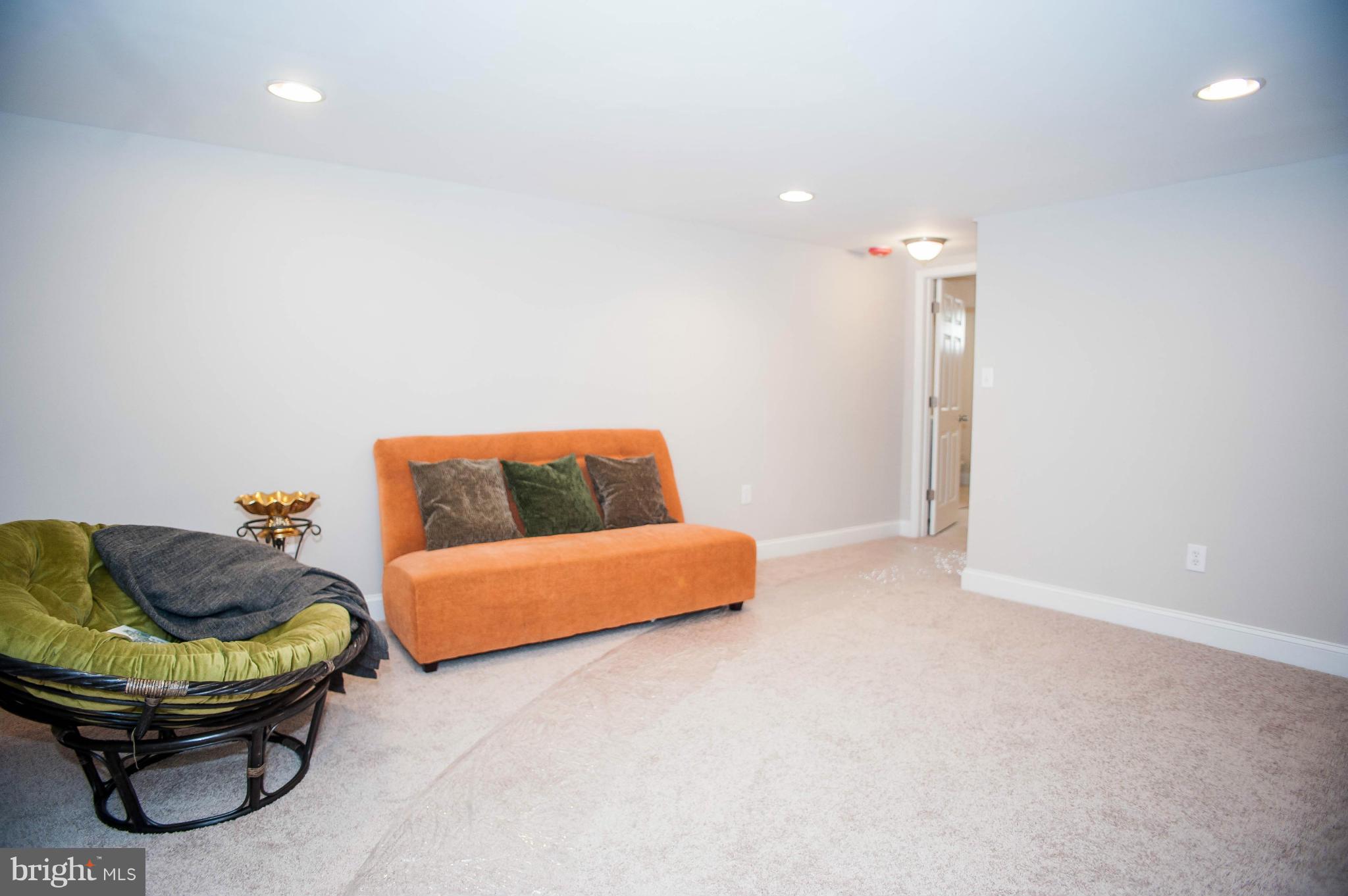 8705 Emge Road Baltimore, MD 21234 - Photo 26 of 30 Family Room