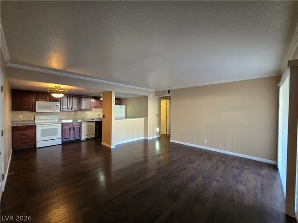 $1,095 | 5224 River Glen Drive, Unit 445, Las Vegas, NV 89103