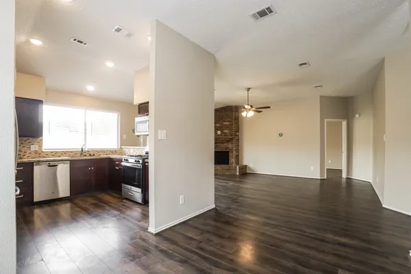 $1,925 | 15118 Loma Paseo Drive, Houston, TX 77083