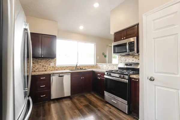 $1,925 | 15118 Loma Paseo Drive, Houston, TX 77083