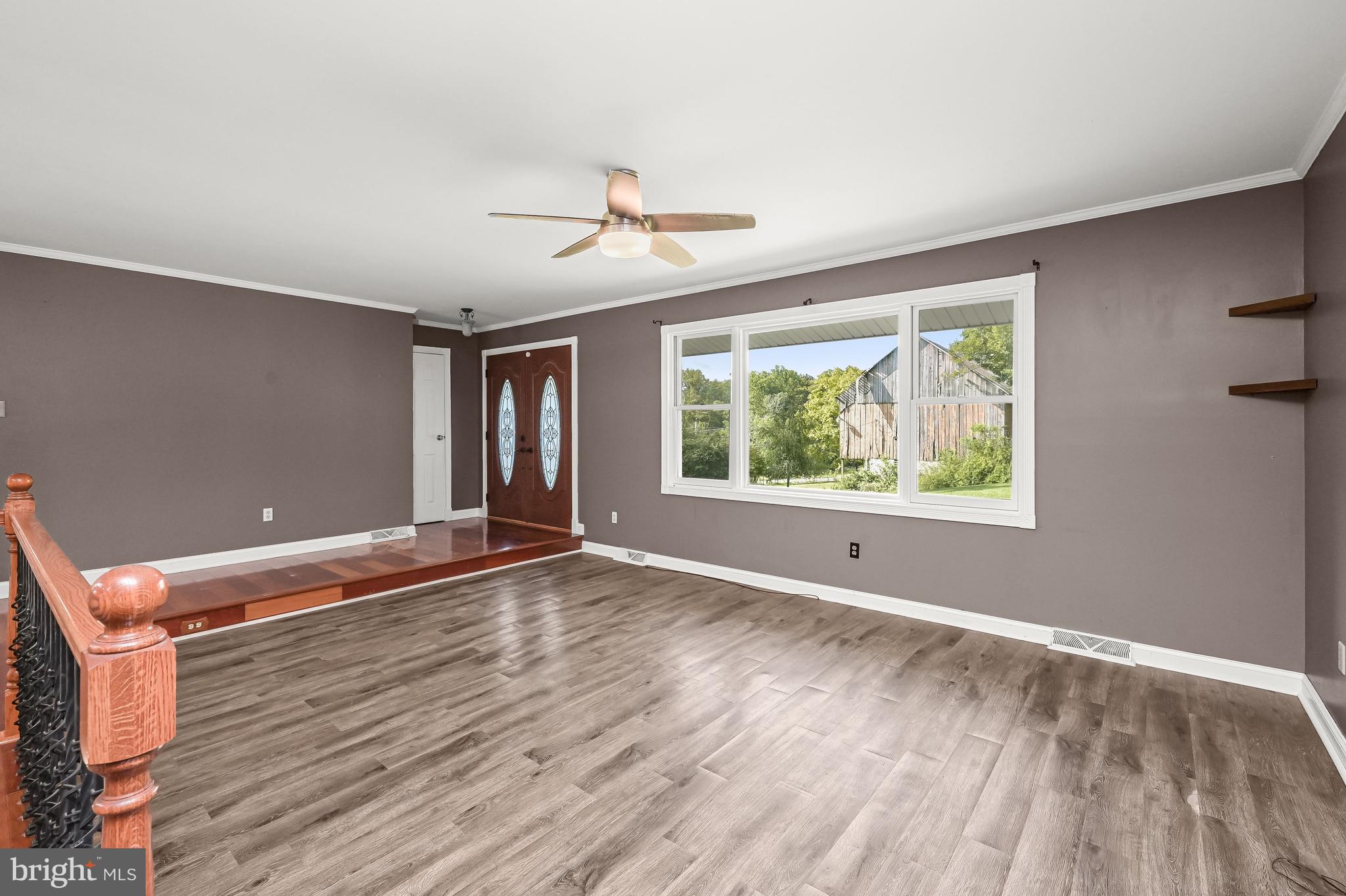 3924 Garfield Road Smithsburg, MD 21783 - Photo 12 of 61 Living Room