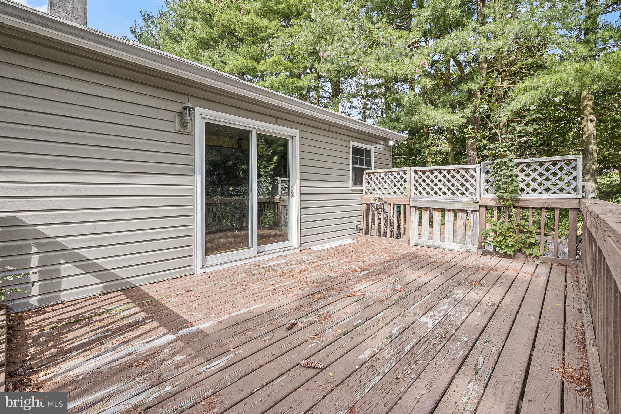 3924 Garfield Road Smithsburg, MD 21783 - Photo 32 of 61 Deck