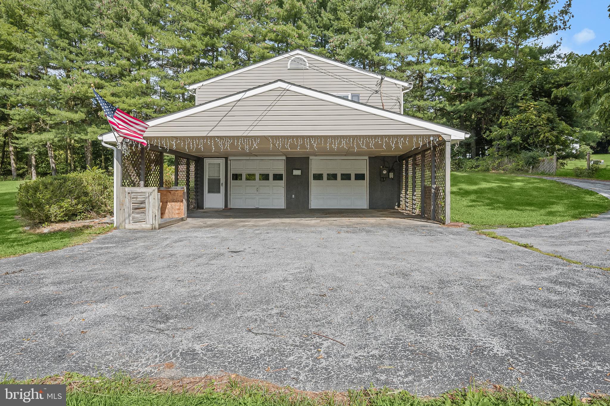 3924 Garfield Road Smithsburg, MD 21783 - Photo 41 of 61 Attached 2-Car Garage | Covered Parking